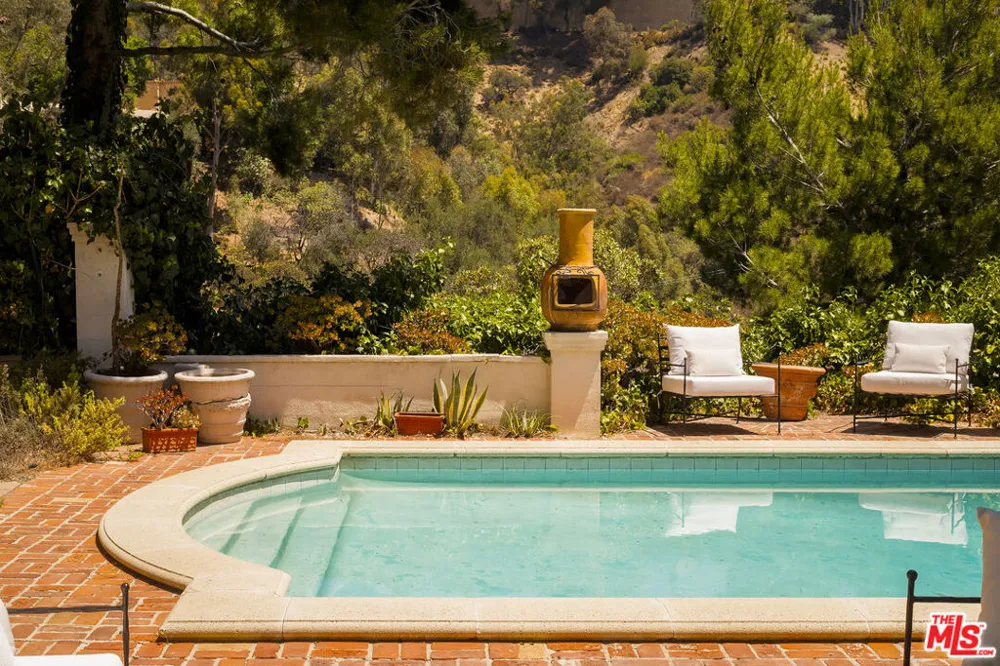 10216 Cielo Drive Los Angeles, CA 90210