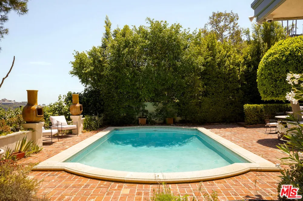 10216 Cielo Drive Los Angeles, CA 90210