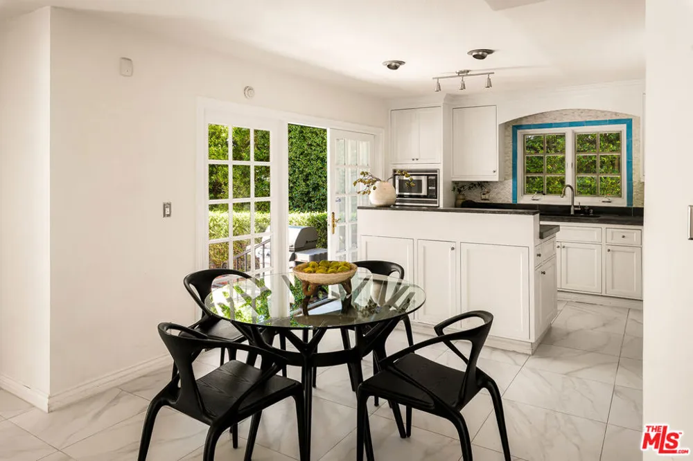 10216 Cielo Drive Los Angeles, CA 90210