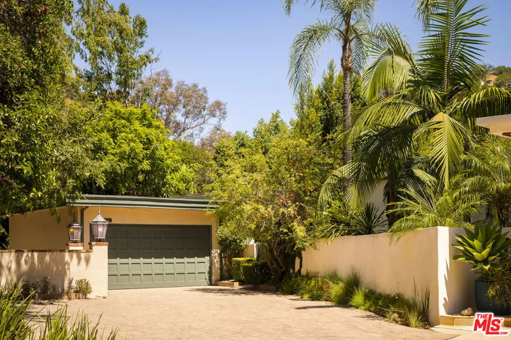 10216 Cielo Drive Los Angeles, CA 90210