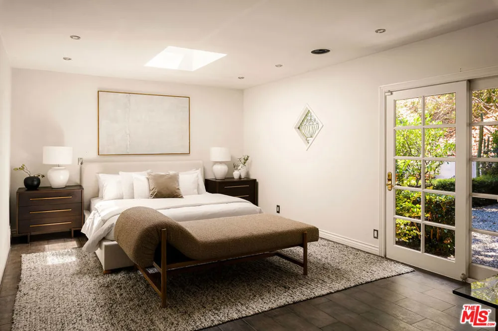 10216 Cielo Drive Los Angeles, CA 90210