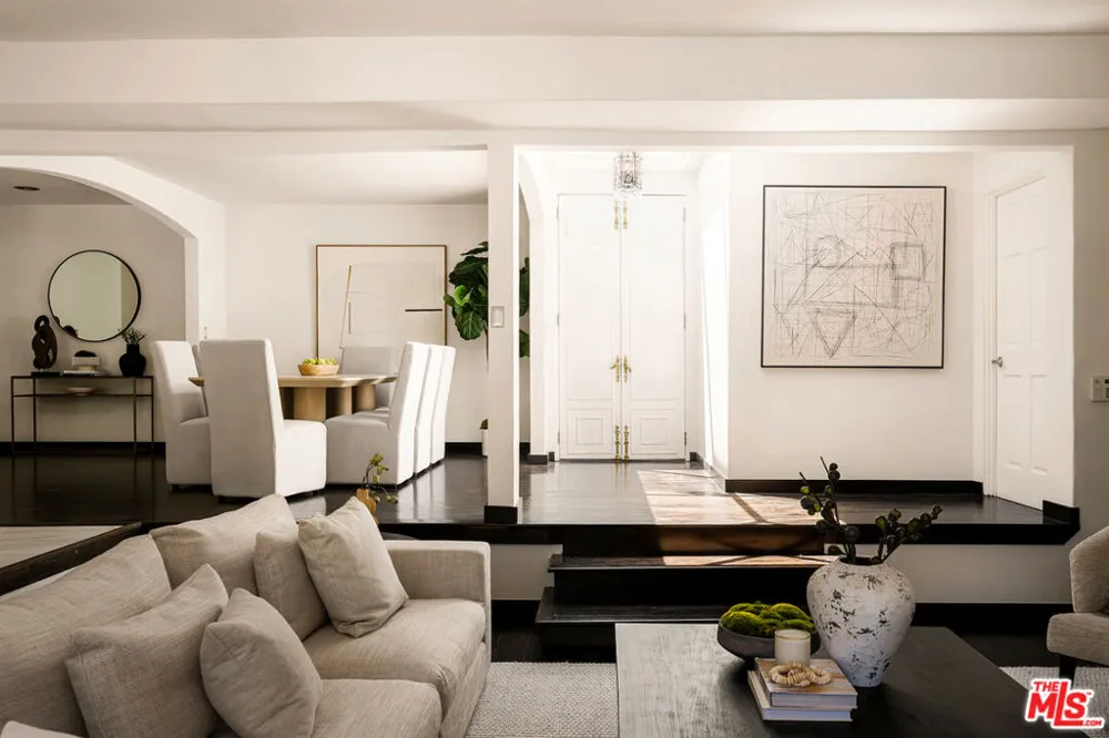 10216 Cielo Drive Los Angeles, CA 90210