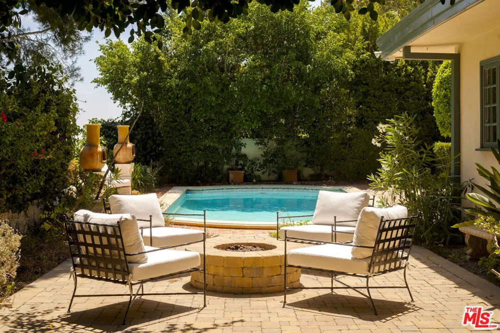 10216 Cielo Drive Los Angeles, CA 90210