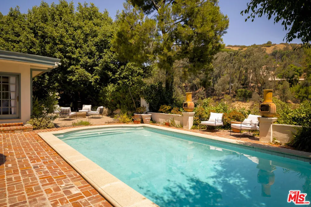 10216 Cielo Drive Los Angeles, CA 90210