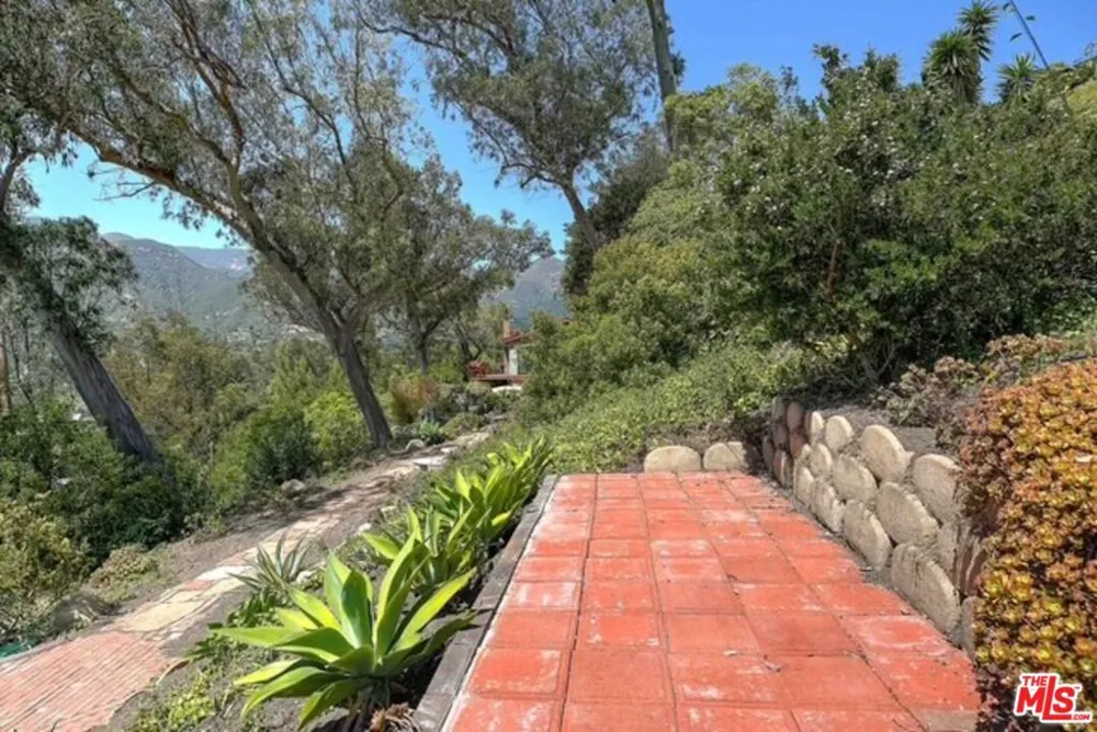 112 Crestview Lane Santa Barbara, CA 93108