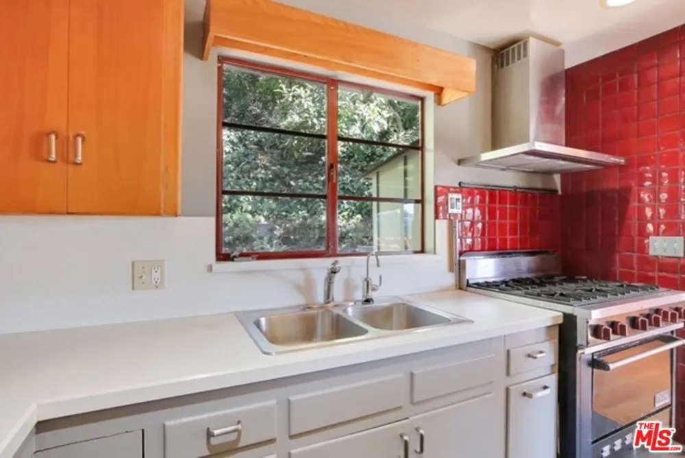 112 Crestview Lane Santa Barbara, CA 93108