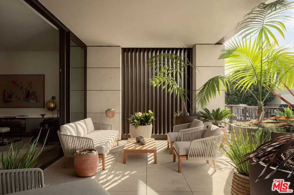 9900 S Santa Monica Boulevard #2D Beverly Hills, CA 90212