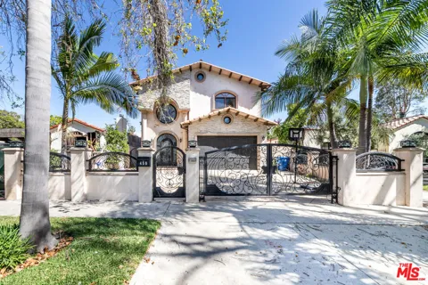 458 Flores Street