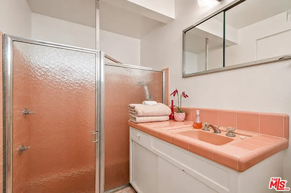 1094 S Paseo De Marcia Palm Springs, CA 92264