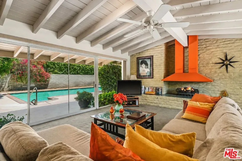 1094 S Paseo De Marcia Palm Springs, CA 92264