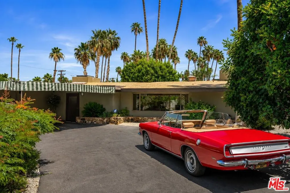 1094 S Paseo De Marcia Palm Springs, CA 92264