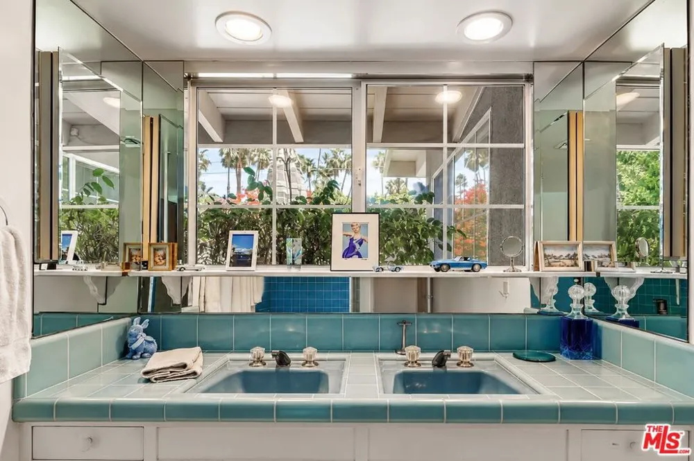 1094 S Paseo De Marcia Palm Springs, CA 92264