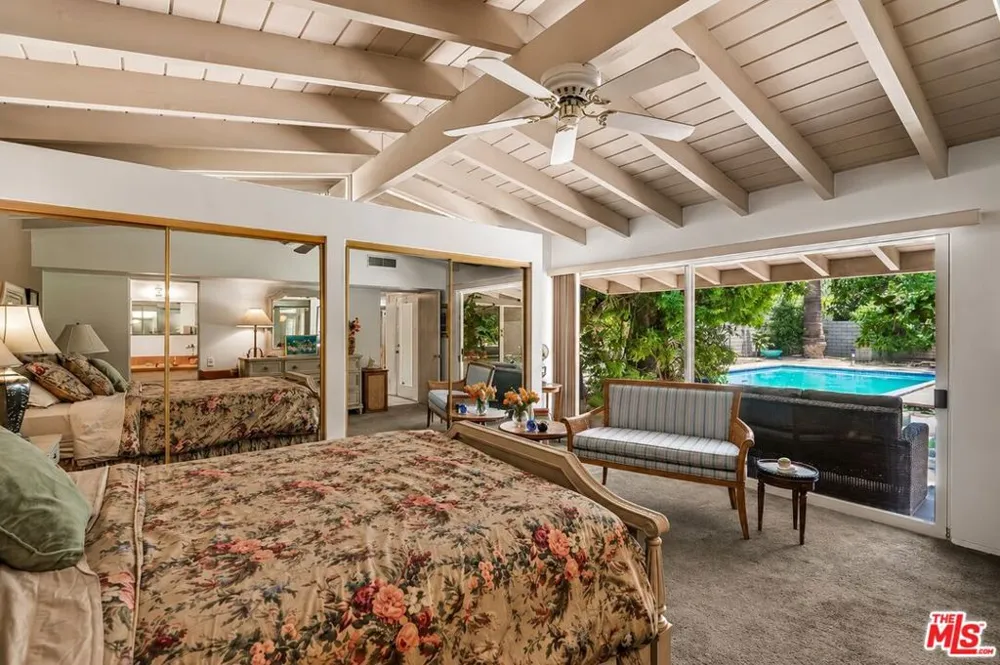 1094 S Paseo De Marcia Palm Springs, CA 92264