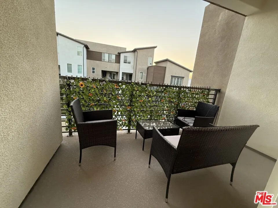 27417 Horizon View Lane Valencia, CA 91381
