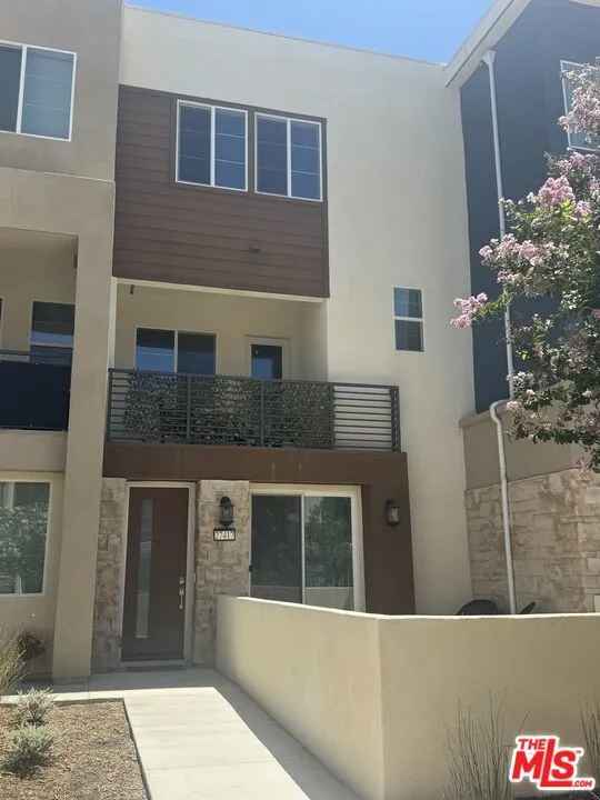 27417 Horizon View Lane Valencia, CA 91381