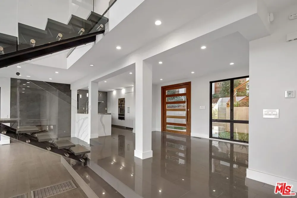 2000 Westridge Road Los Angeles, CA 90049