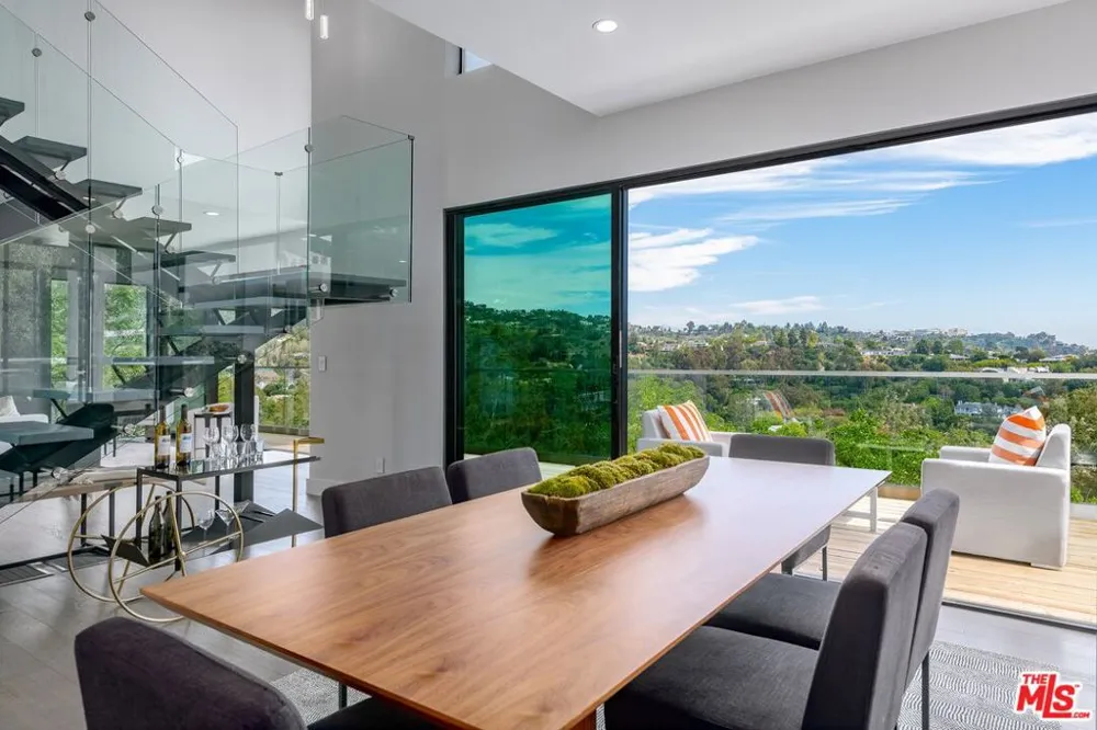 2000 Westridge Road Los Angeles, CA 90049
