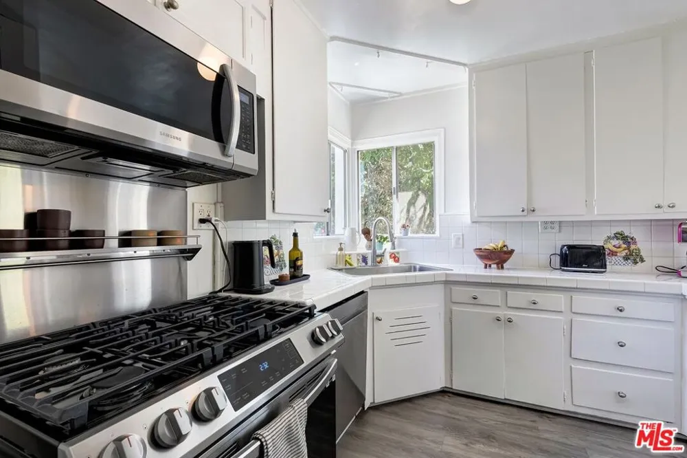 8597 Higuera Street Culver City, CA 90232
