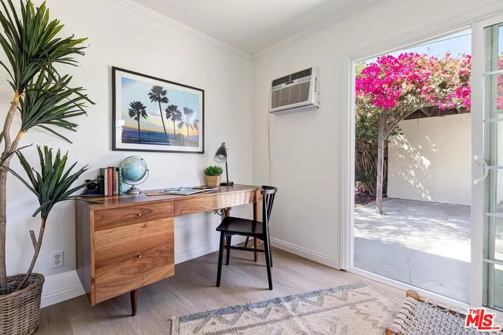8597 Higuera Street Culver City, CA 90232