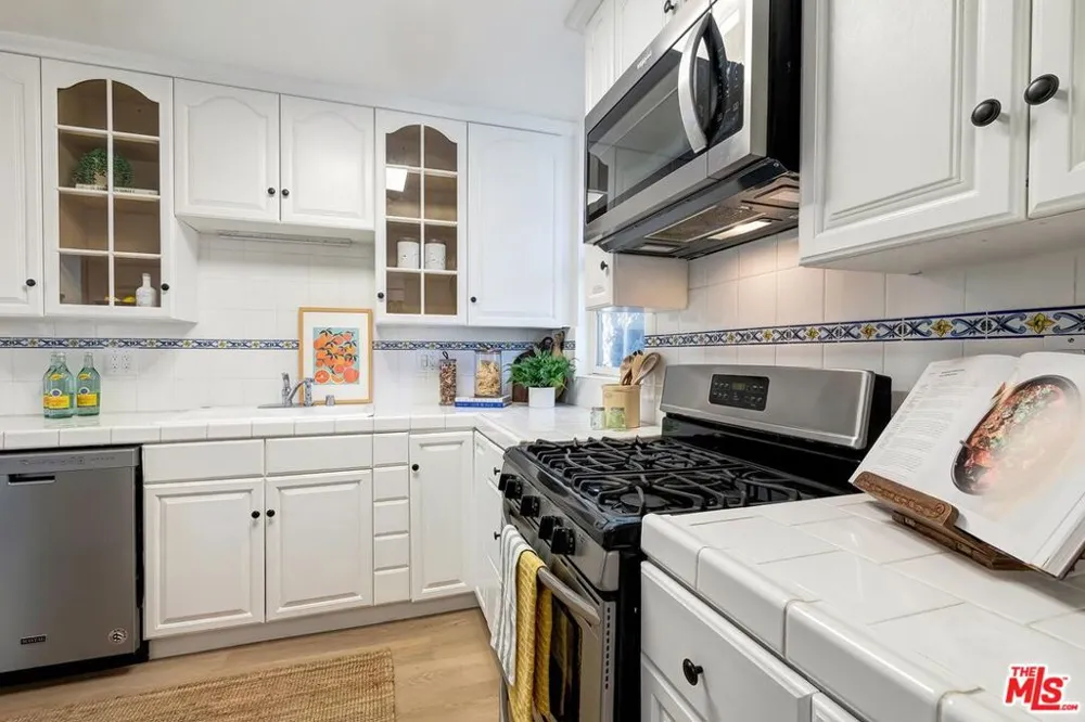 8597 Higuera Street Culver City, CA 90232