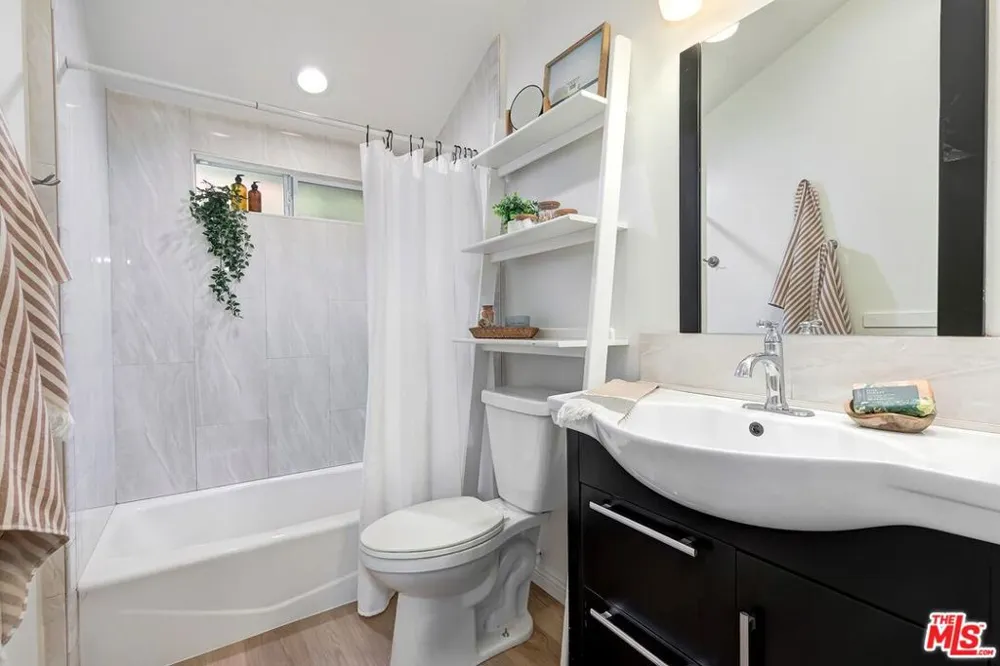 8597 Higuera Street Culver City, CA 90232
