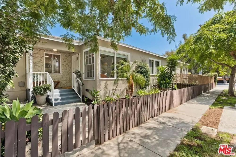 8597 Higuera Street Culver City, CA 90232
