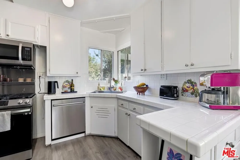 8597 Higuera Street Culver City, CA 90232
