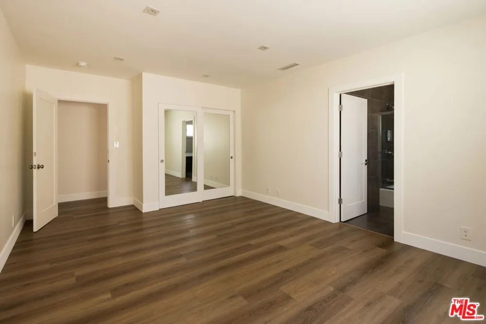 10901 Terryview Drive Studio City, CA 91604