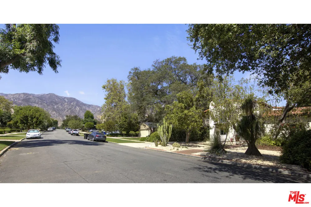 1788 Pepper Drive Altadena, CA 91001