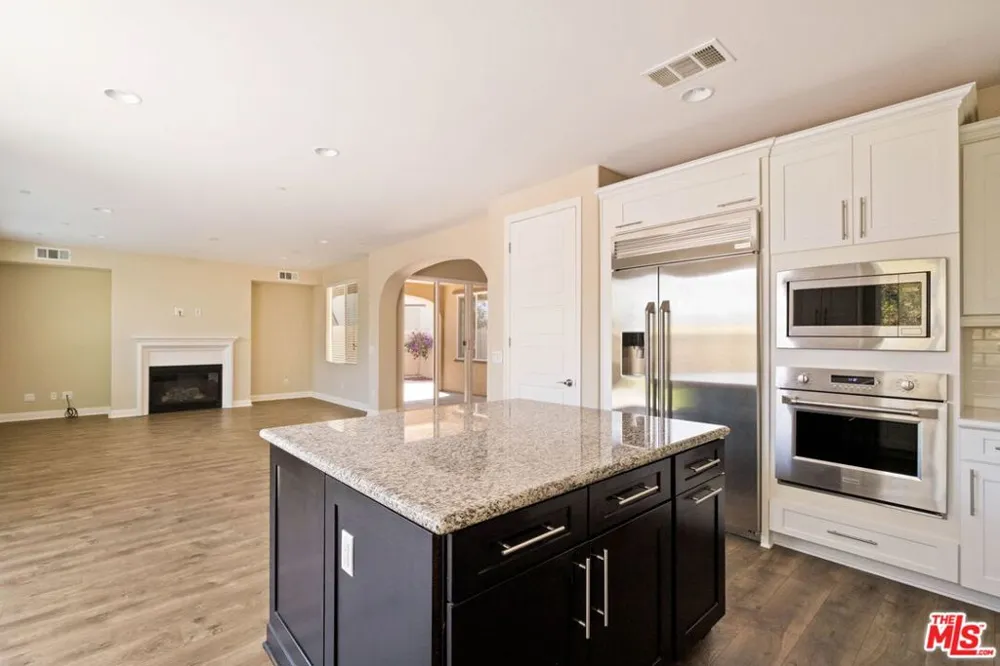 5929 Spelthorne Lane Los Angeles, CA 90034