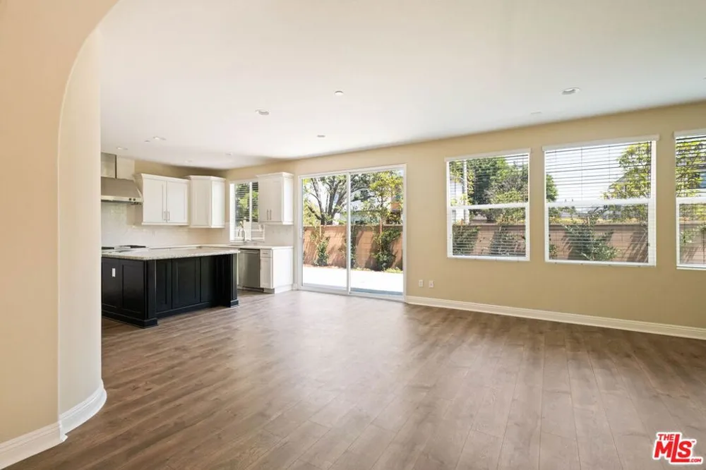 5929 Spelthorne Lane Los Angeles, CA 90034