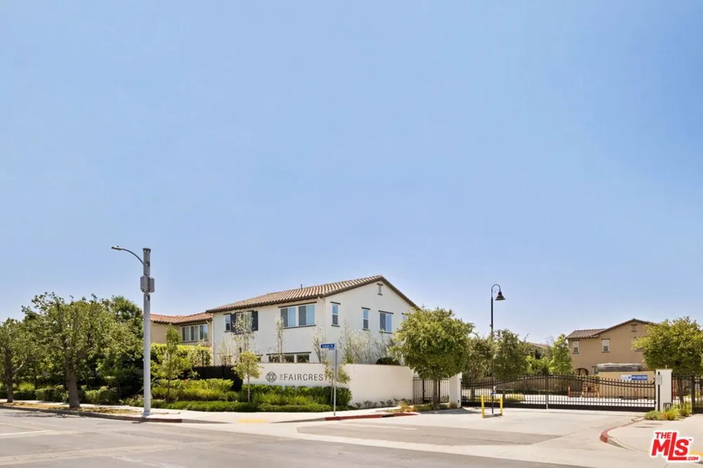 5929 Spelthorne Lane Los Angeles, CA 90034