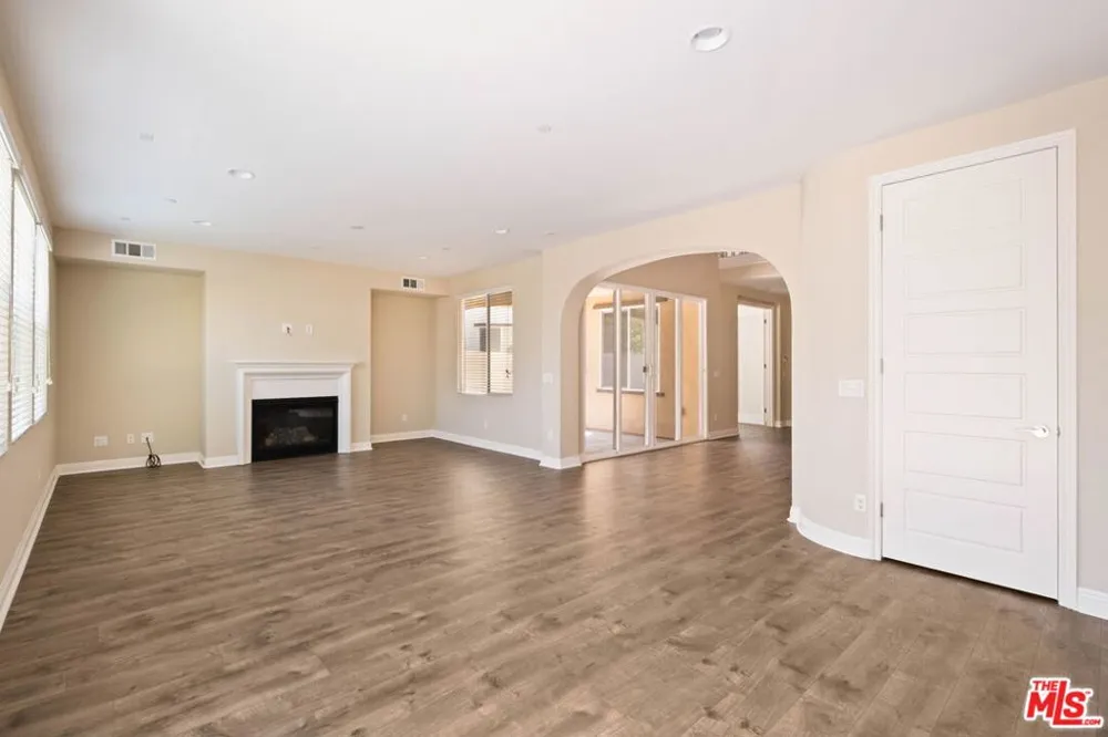 5929 Spelthorne Lane Los Angeles, CA 90034