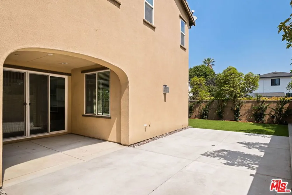 5929 Spelthorne Lane Los Angeles, CA 90034
