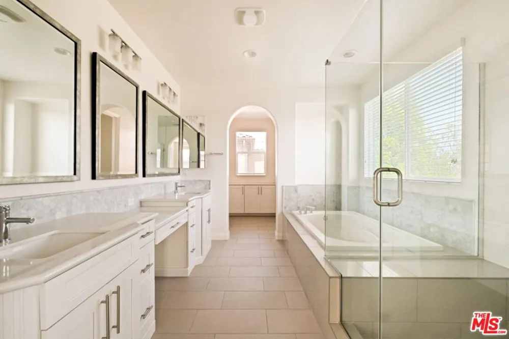 5929 Spelthorne Lane Los Angeles, CA 90034