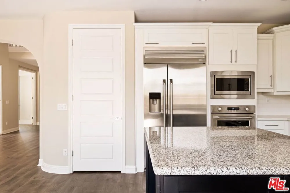 5929 Spelthorne Lane Los Angeles, CA 90034