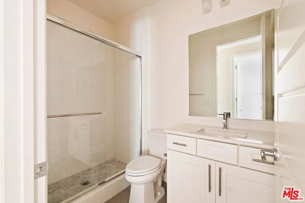 5929 Spelthorne Lane Los Angeles, CA 90034
