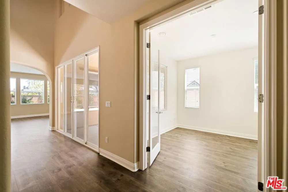 5929 Spelthorne Lane Los Angeles, CA 90034