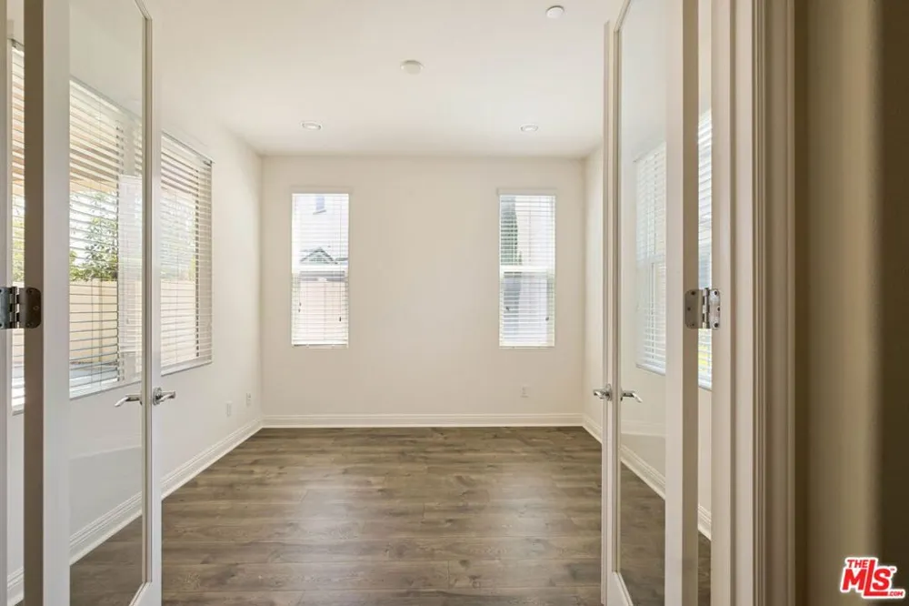 5929 Spelthorne Lane Los Angeles, CA 90034