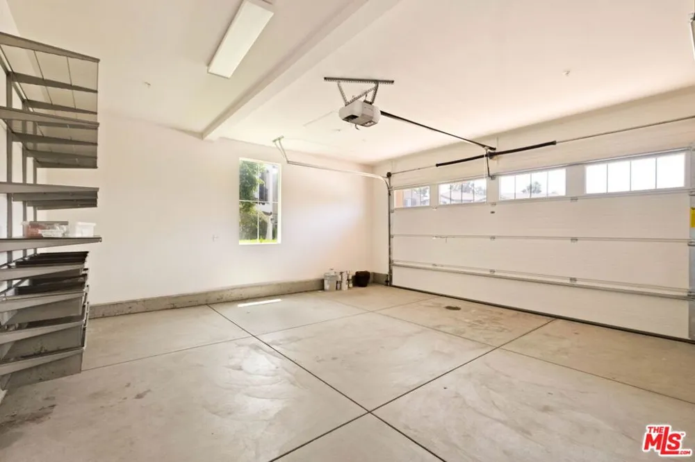 5929 Spelthorne Lane Los Angeles, CA 90034