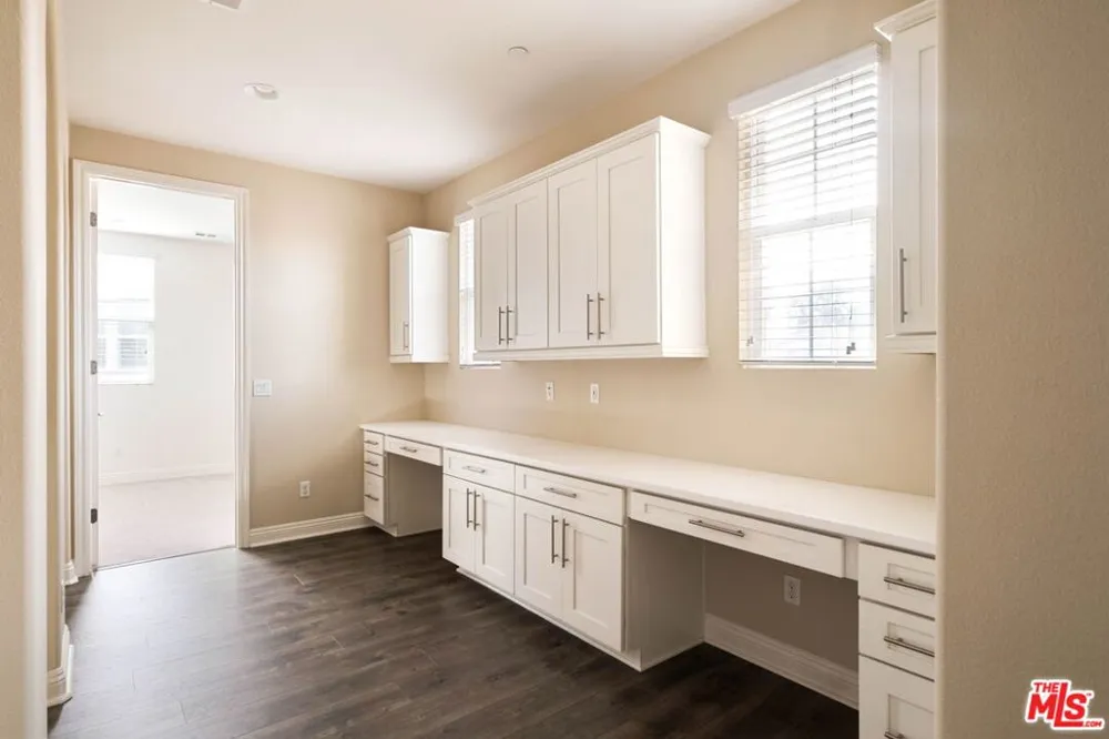 5929 Spelthorne Lane Los Angeles, CA 90034