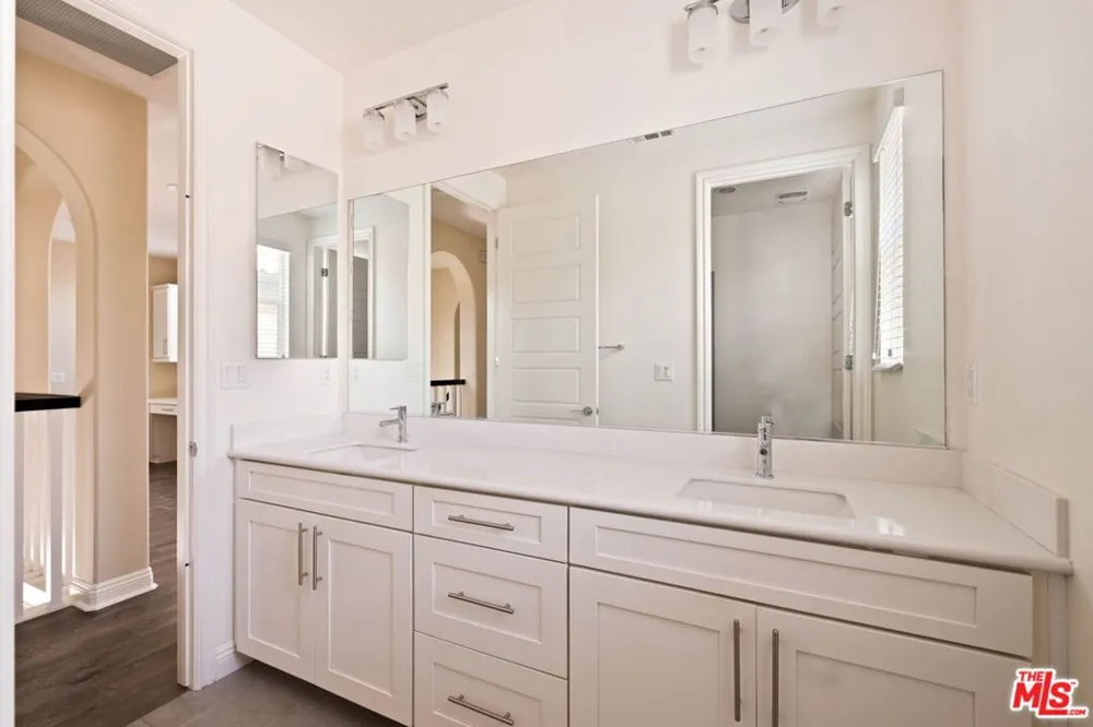 5929 Spelthorne Lane Los Angeles, CA 90034