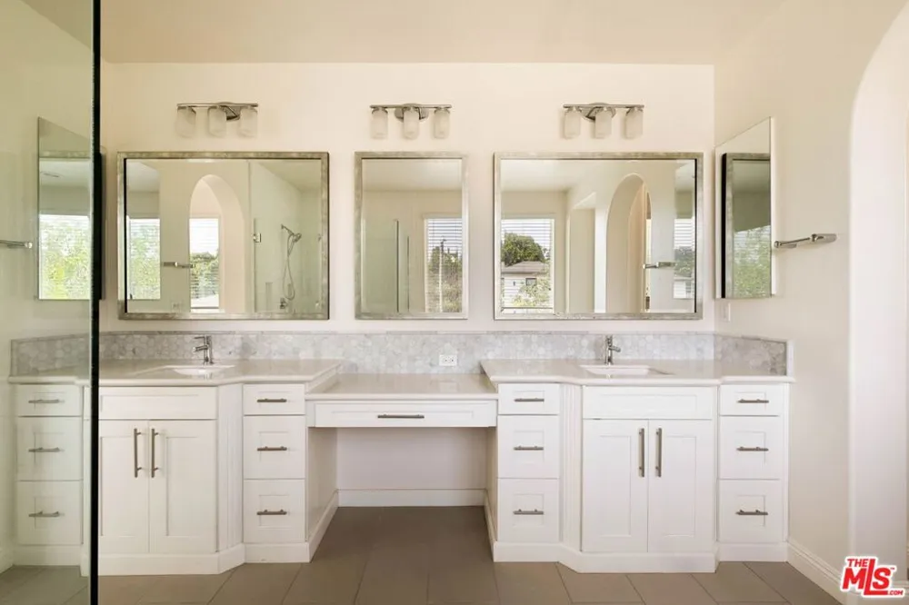 5929 Spelthorne Lane Los Angeles, CA 90034