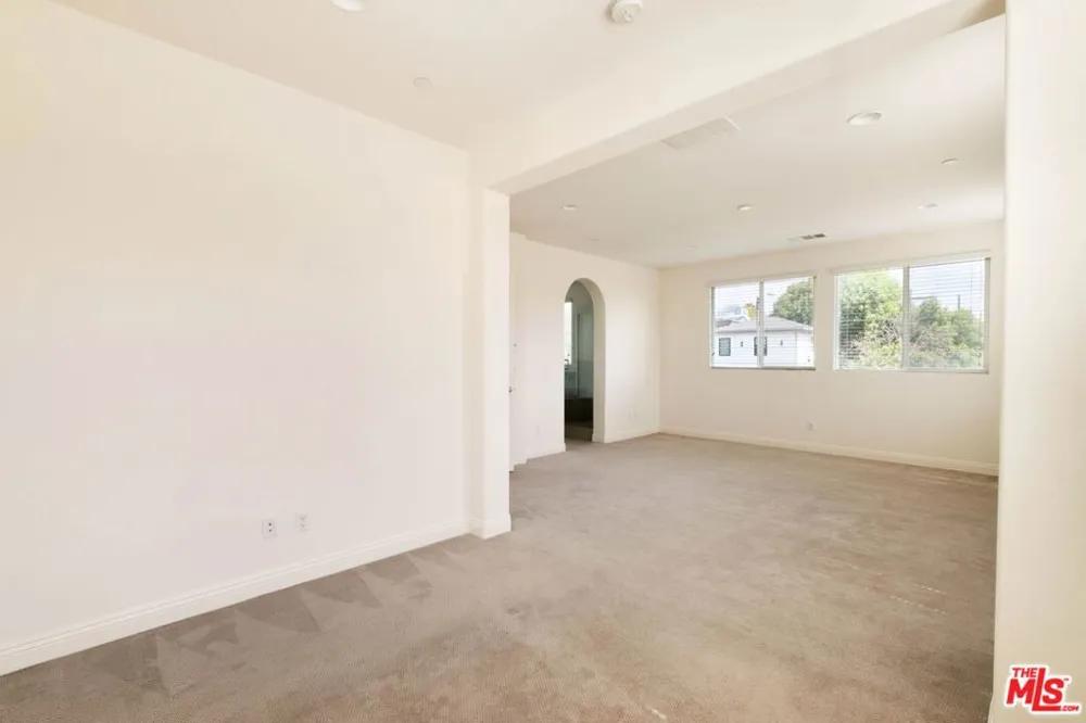5929 Spelthorne Lane Los Angeles, CA 90034