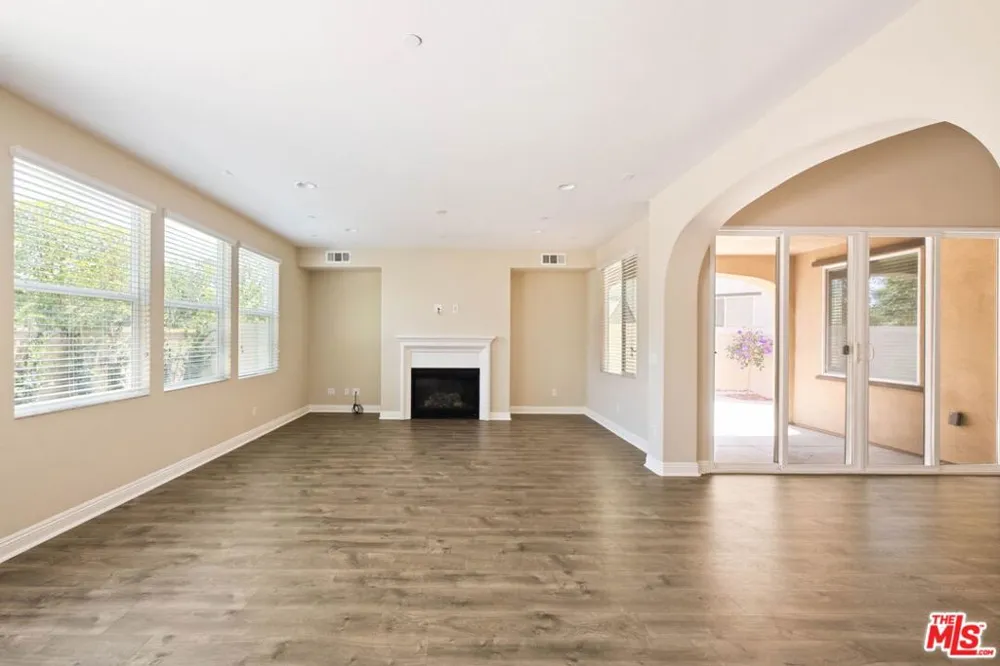 5929 Spelthorne Lane Los Angeles, CA 90034