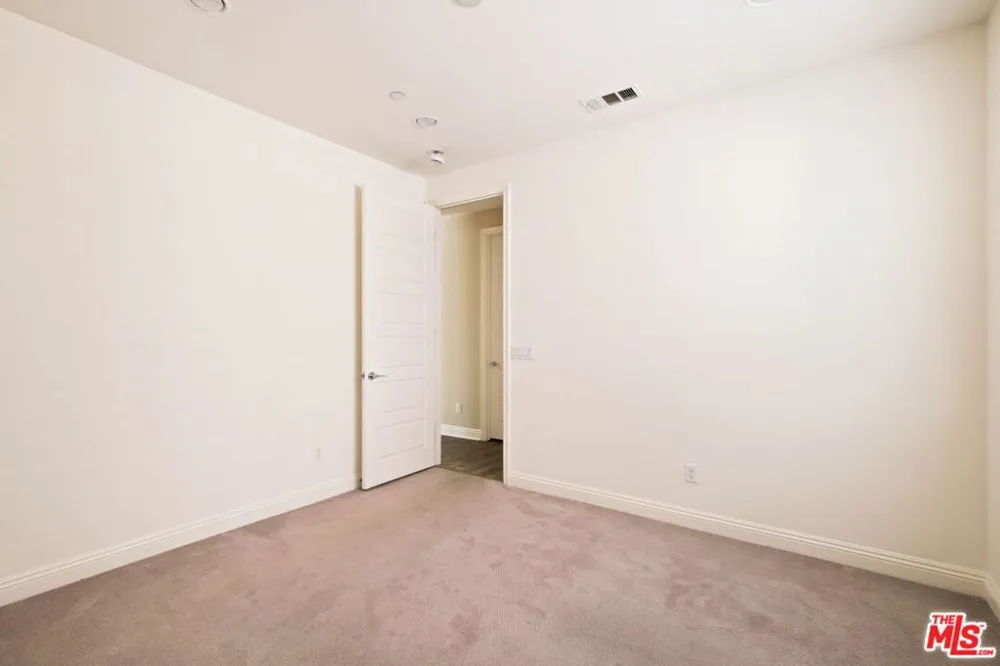 5929 Spelthorne Lane Los Angeles, CA 90034