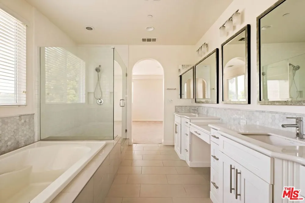 5929 Spelthorne Lane Los Angeles, CA 90034