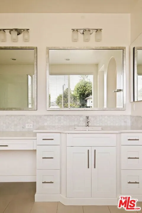 5929 Spelthorne Lane Los Angeles, CA 90034