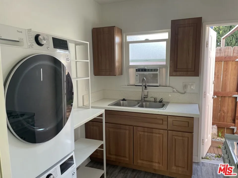 216 6th Avenue Venice, CA 90291