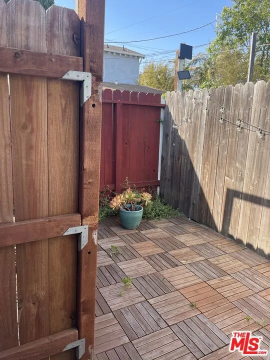 216 6th Avenue Venice, CA 90291